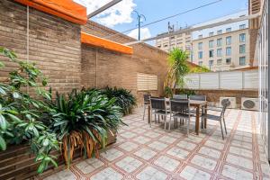 Sunlit Expansive Terrace, Ac & Outdoor Seating