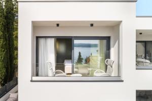 New modern villa by the sea, magical view, a few minutes from the beach - by TRAVELER tourist agency Krk - ID 2000