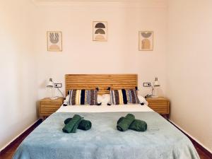 Villa by Playa den Bossa & Ibiza town 7min, BBQ