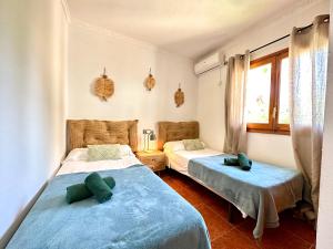 Villa by Playa den Bossa & Ibiza town 7min, BBQ