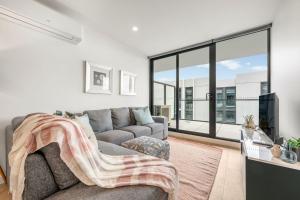 Chic Urban Retreat Brunswick I365