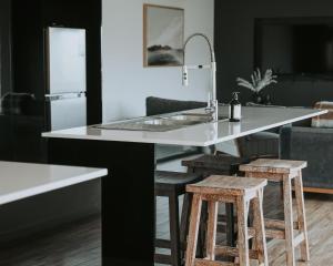 Tranmere Seaside Serenity