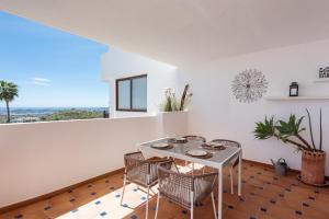 Incredible apartment with sea views and balcony