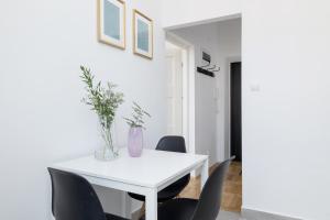 1-Bedroom Apartment - 65 Długa Street