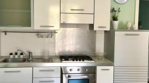 M216 - Marcelli, bilocale con giardino a 200mt dal mare