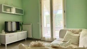 M216 - Marcelli, bilocale con giardino a 200mt dal mare