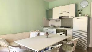 M216 - Marcelli, bilocale con giardino a 200mt dal mare
