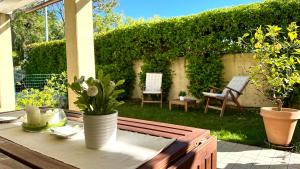 M216 - Marcelli, bilocale con giardino a 200mt dal mare