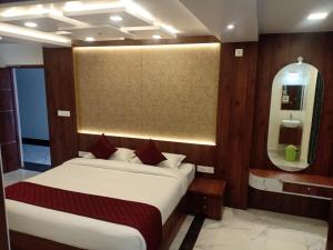 Lakshmi Mahal - V Inn