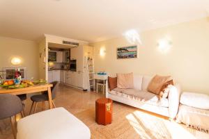 Appartements LA CASA AP4409 By Riviera Holiday Homes : photos des chambres