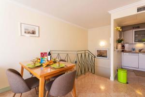 Appartements LA CASA AP4409 By Riviera Holiday Homes : photos des chambres
