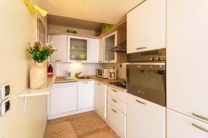 Appartements LA CASA AP4409 By Riviera Holiday Homes : photos des chambres