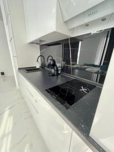 Studio503 by Allegio-Mamaias Seaside Luxury near Finest Clubs & Beaches