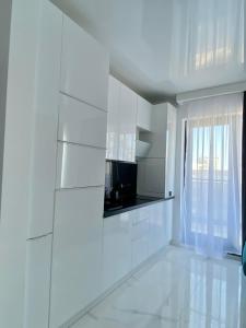 Studio503 by Allegio-Mamaias Seaside Luxury near Finest Clubs & Beaches