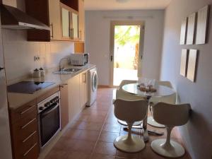 Villa Stylish Host, Heated pool & high speed wifi