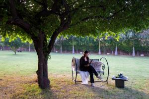 ELIVAAS 6 BHK Farmhouse with Pvt Pool & Garden - Enchantia