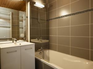 Studio tout confort 3 voyageurs, proche pistes et commerces - FR-1-304-79