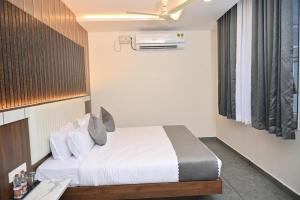 Hotel Shri Devi Comforts Inn