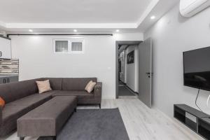 6-Şehir Merkezinde Büyük Modern Daire