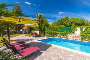 Villa Cati Ferienhaus mit beheiztem Pool 