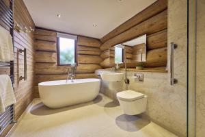 Alder Lodge with Hot-tub