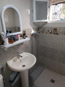منزل كامل قرب شاطئ بوزنيقة maison de plage près de la plage de Casablanca beach house near bouznikas beach