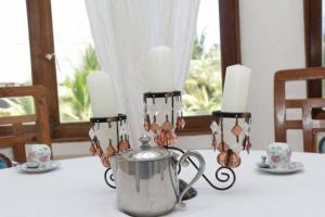 Tembo 2 Beach cottage, with Pool & Spa