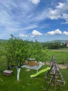 Dudkowe Domki w Beskidach- Relaks z Balią i Apiterapią