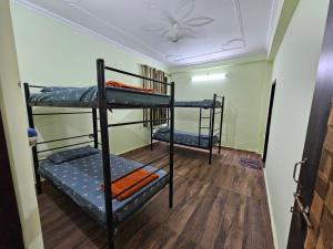 6 BHK in Krishna Nagar Lucknow LKO6BHK 401l&402R