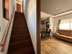 近藤沢駅の新装リノベーション一軒家 3LDK、無料駐車場完備、最大7名様までご利用可能