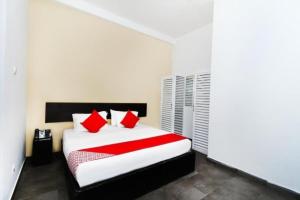 OYO KINGS HOTEL