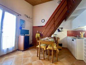 Appartement 2 pièces à Dolus dOléron avec balcon, proche plages, parking inclus - FR-1-246A-289