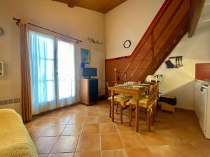 Appartements Appartement 2 pieces avec mezzanine, proche plages, piste cyclable et parking – Dolus d'Oleron - FR-1-246A-289 : photos des chambres