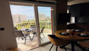 LMHA16 Los Gondolas, Contemporary style one bedroom apartment with pool view, La Manga