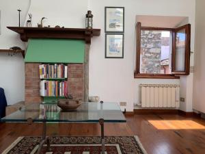 La Casa di Mezzo - The Middle House