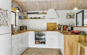 3 Bedroom Cozy Home In Fårevejle