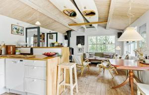 3 Bedroom Cozy Home In Fårevejle