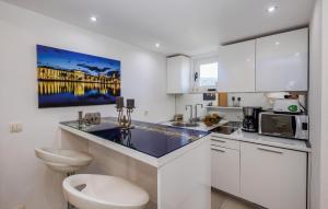 Awesome Apartment In Kastel Stari With Kitchen 