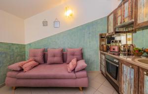 Cozy Apartment In Kastel Stari With Kitchen 