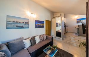 Gorgeous Apartment In Kastel Stari With Wifi 