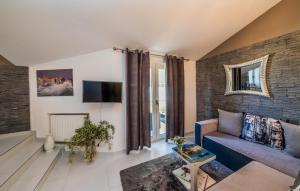 Gorgeous Apartment In Kastel Stari With Wifi 