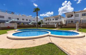 Cozy Apartment In Orihuela With Wifi