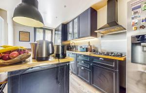 Maisons de vacances Stunning Home In Montagny-sainte-flici With Kitchen : photos des chambres