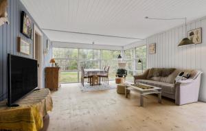 2 Bedroom Nice Home In Fjerritslev