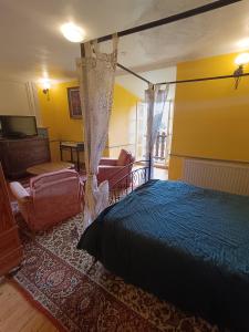 B&B / Chambres d'hotes Chateau Montegut Hebergement atypique : photos des chambres