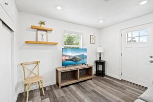 Peach Street Super Suite