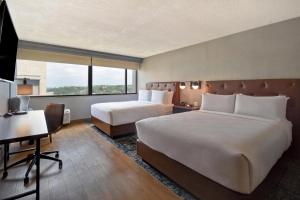 Guest room, 2 Queen room in Four Points by Sheraton Boston Newton