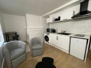 Appartements Place St Epvre - Cosy studio renove : photos des chambres