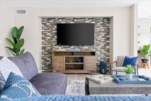 Pickleball-Basketball-HeatedPool-Games-2MasterBRs