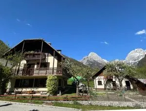 Apartma Žagar Robert - 罗格坡曼戈唐